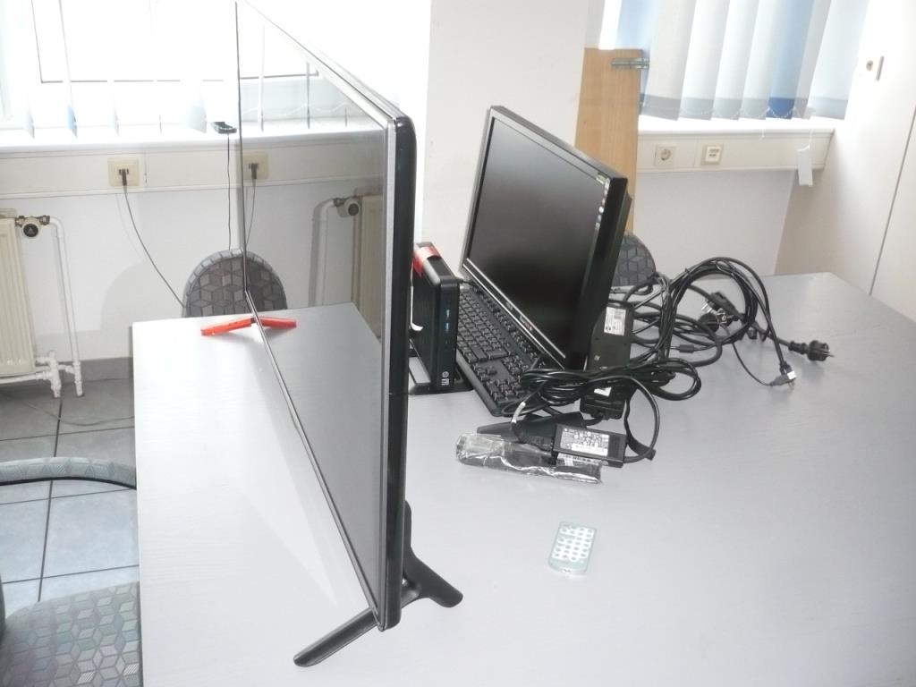 CNC soustruhy a frézky, CNC brusky, CNC obráběcí centra-3