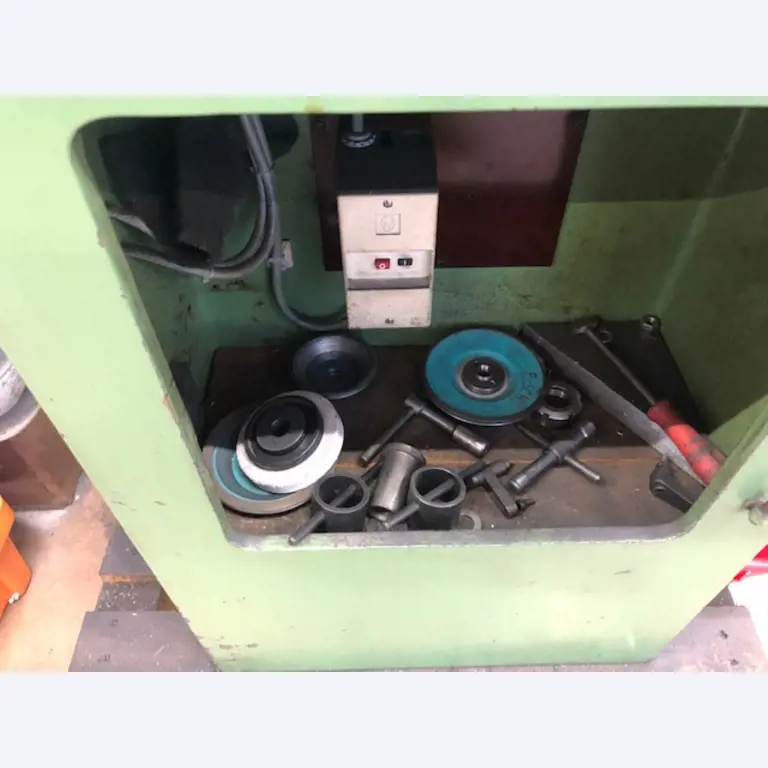 CNC turning and milling machines, CNC grinding machines, CNC machining centers-3