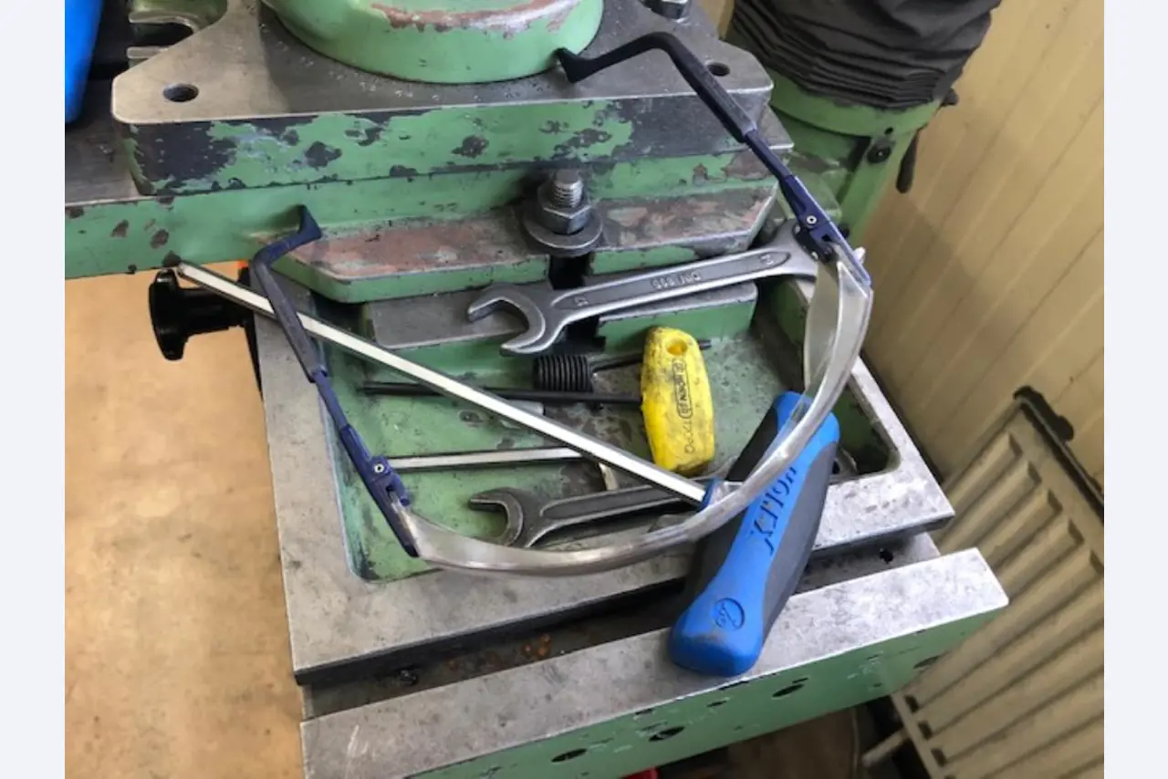 CNC turning and milling machines, CNC grinding machines, CNC machining centers-4