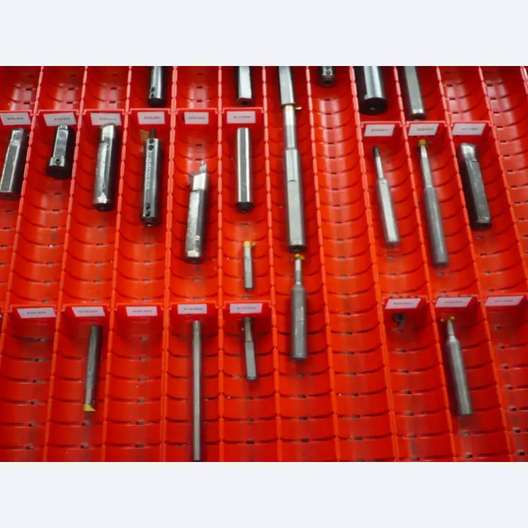 Tornos e fresadoras CNC, rectificadoras CNC, centros de maquinagem CNC-1