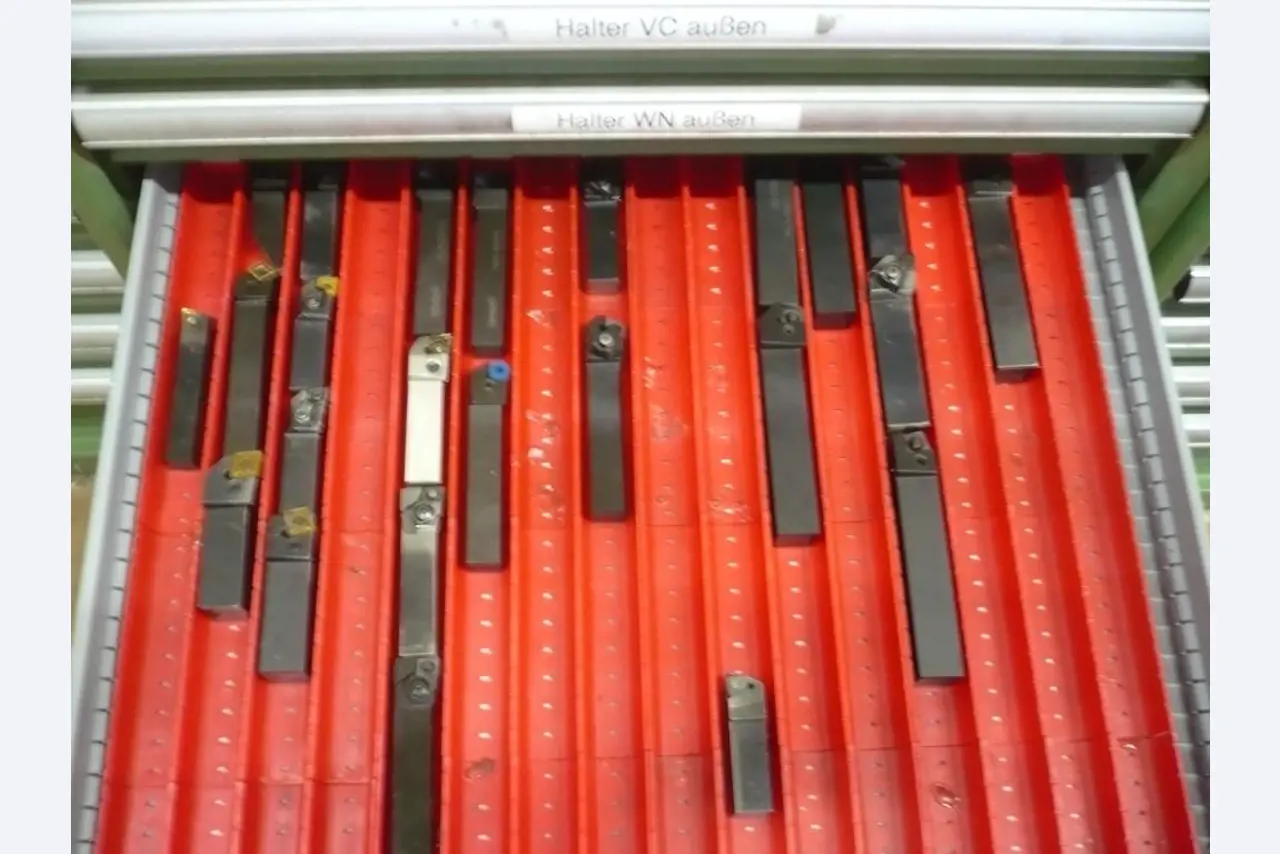 Tornos e fresadoras CNC, rectificadoras CNC, centros de maquinagem CNC-4