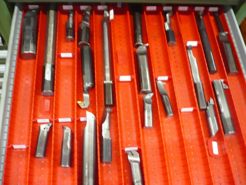 CNC soustruhy a frézky, CNC brusky, CNC obráběcí centra-2