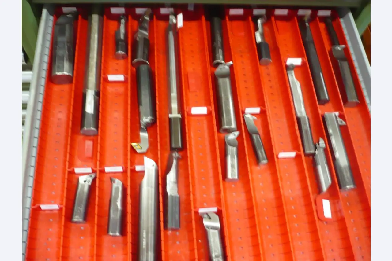 CNC turning and milling machines, CNC grinding machines, CNC machining centers-2