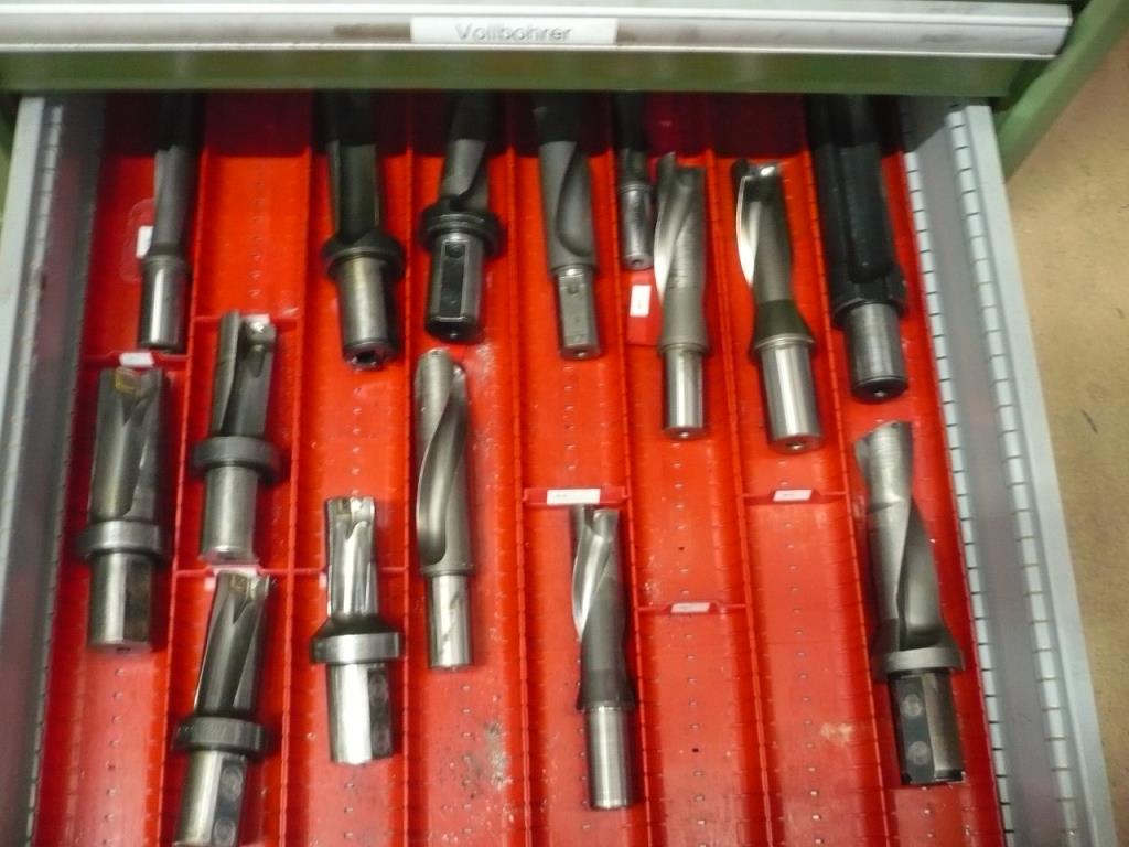 CNC soustruhy a frézky, CNC brusky, CNC obráběcí centra-3