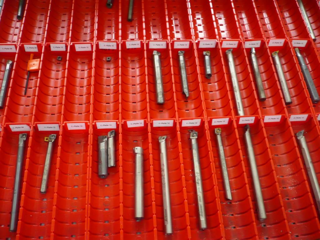 CNC soustruhy a frézky, CNC brusky, CNC obráběcí centra-5