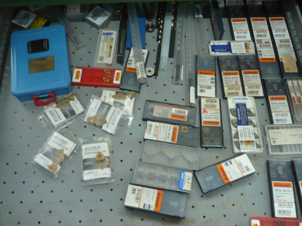 Tornos e fresadoras CNC, rectificadoras CNC, centros de maquinagem CNC-5