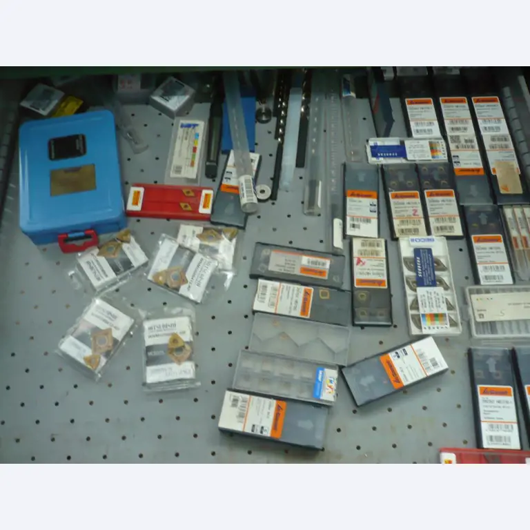 Tornos e fresadoras CNC, rectificadoras CNC, centros de maquinagem CNC-5