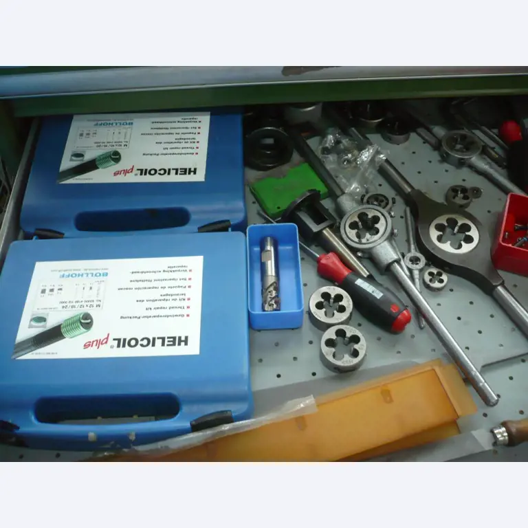 Tornos e fresadoras CNC, rectificadoras CNC, centros de maquinagem CNC-6