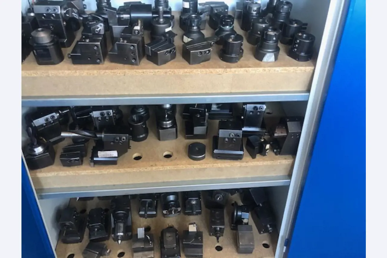 Tornos e fresadoras CNC, rectificadoras CNC, centros de maquinagem CNC-2