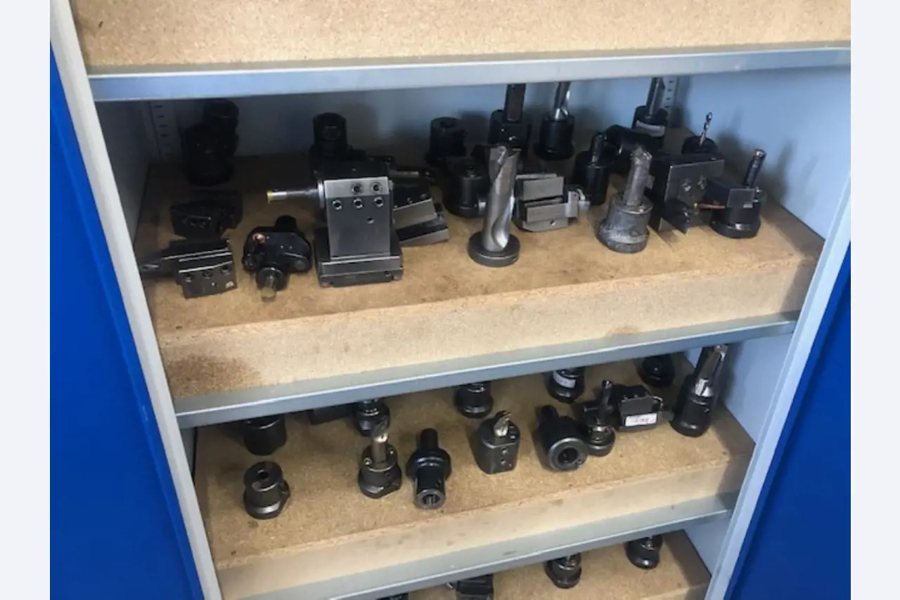 Tornos e fresadoras CNC, rectificadoras CNC, centros de maquinagem CNC-2