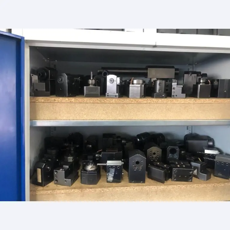 Tornos e fresadoras CNC, rectificadoras CNC, centros de maquinagem CNC-1