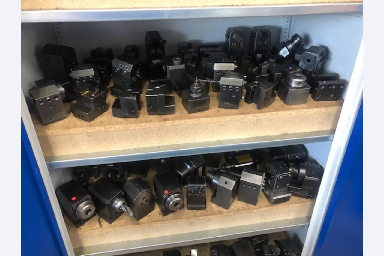 Tornos e fresadoras CNC, rectificadoras CNC, centros de maquinagem CNC-2