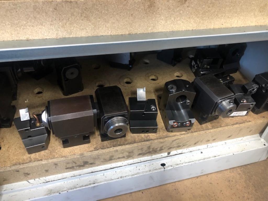 Tornos e fresadoras CNC, rectificadoras CNC, centros de maquinagem CNC-3