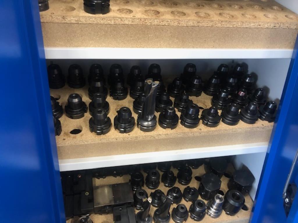 Tornos e fresadoras CNC, rectificadoras CNC, centros de maquinagem CNC-1