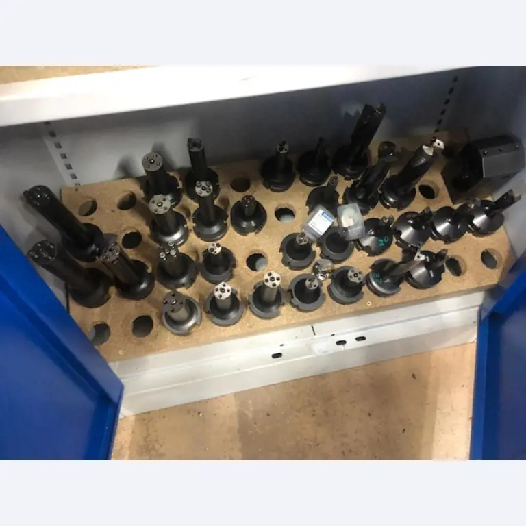 Tornos e fresadoras CNC, rectificadoras CNC, centros de maquinagem CNC-2