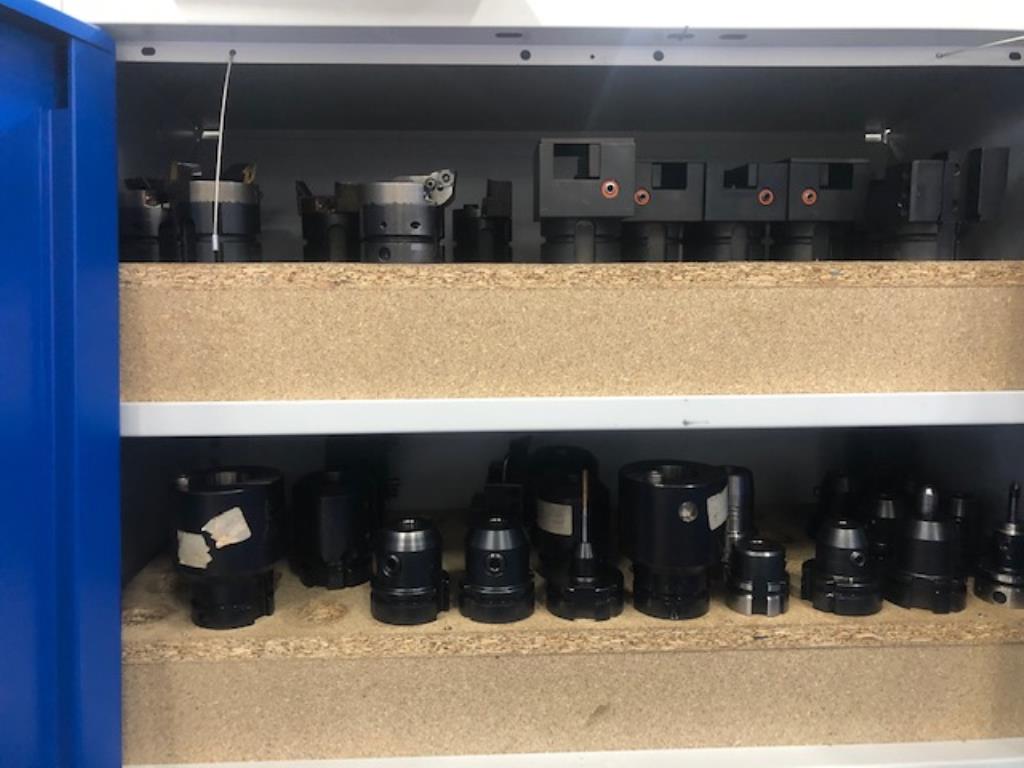 Tornos e fresadoras CNC, rectificadoras CNC, centros de maquinagem CNC-1