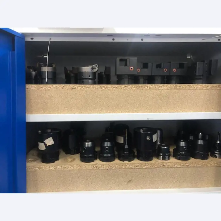 Tornos e fresadoras CNC, rectificadoras CNC, centros de maquinagem CNC-1