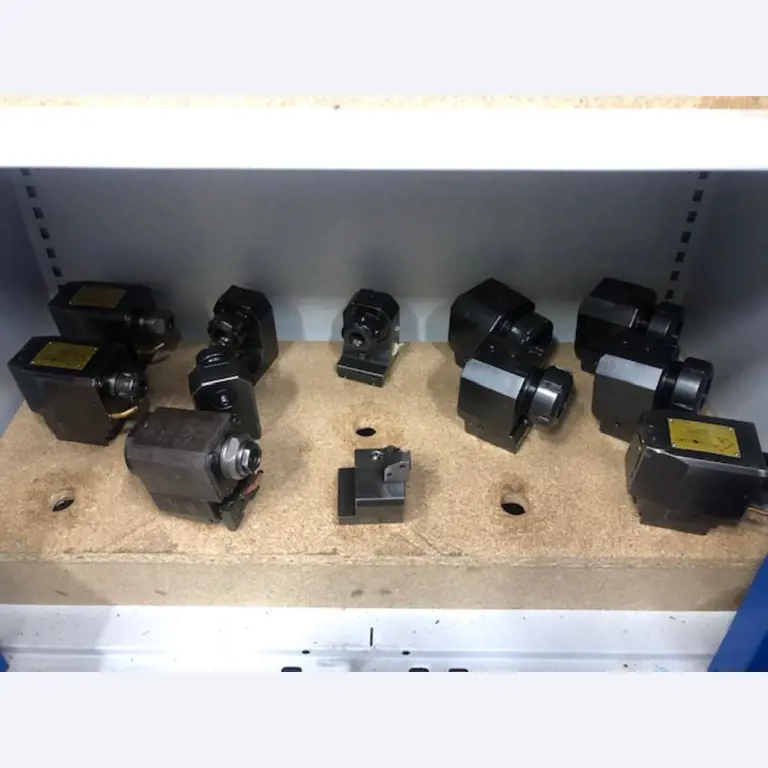 Tornos e fresadoras CNC, rectificadoras CNC, centros de maquinagem CNC-3