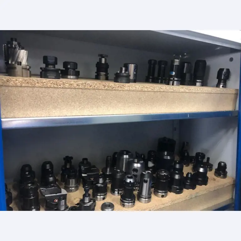 Tornos e fresadoras CNC, rectificadoras CNC, centros de maquinagem CNC-1