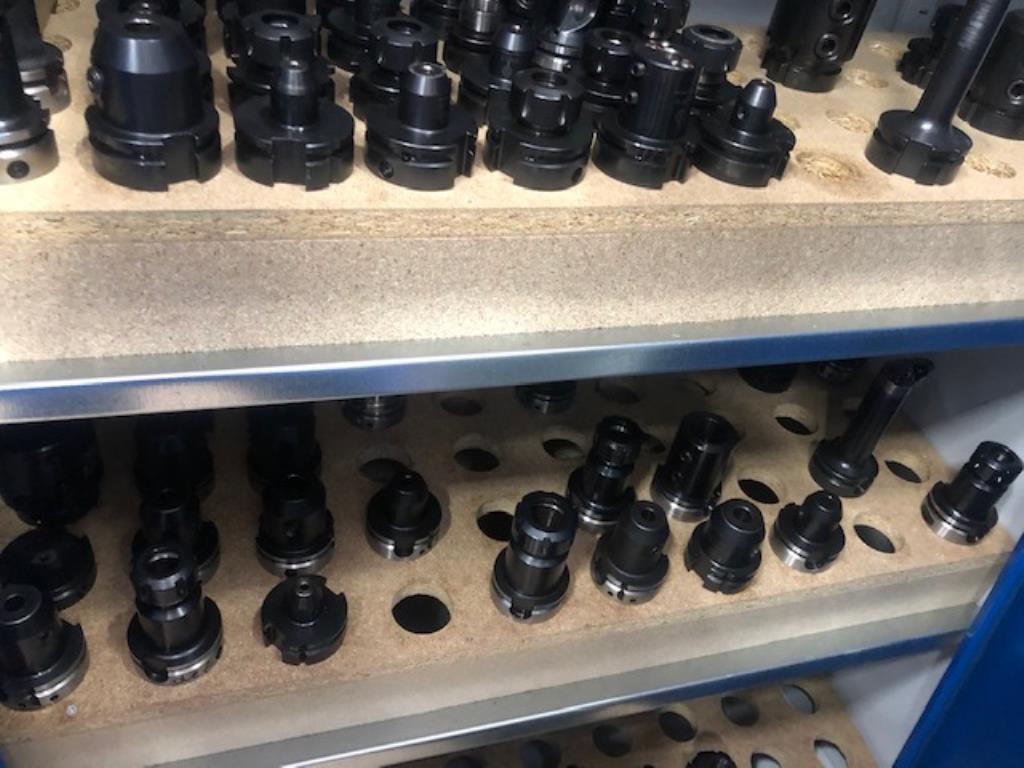 Tornos e fresadoras CNC, rectificadoras CNC, centros de maquinagem CNC-2