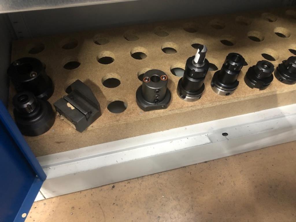 Tornos e fresadoras CNC, rectificadoras CNC, centros de maquinagem CNC-3