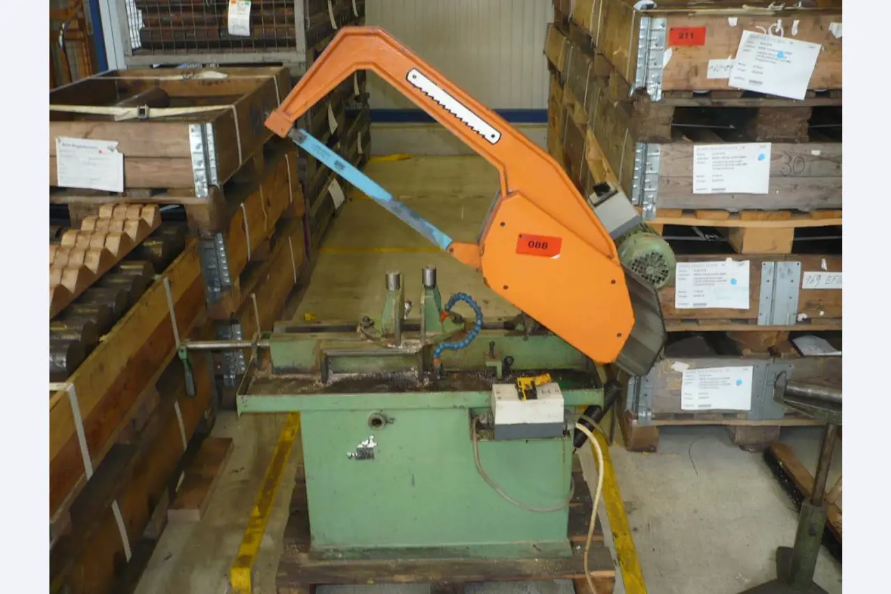 Tornos e fresadoras CNC, rectificadoras CNC, centros de maquinagem CNC-1