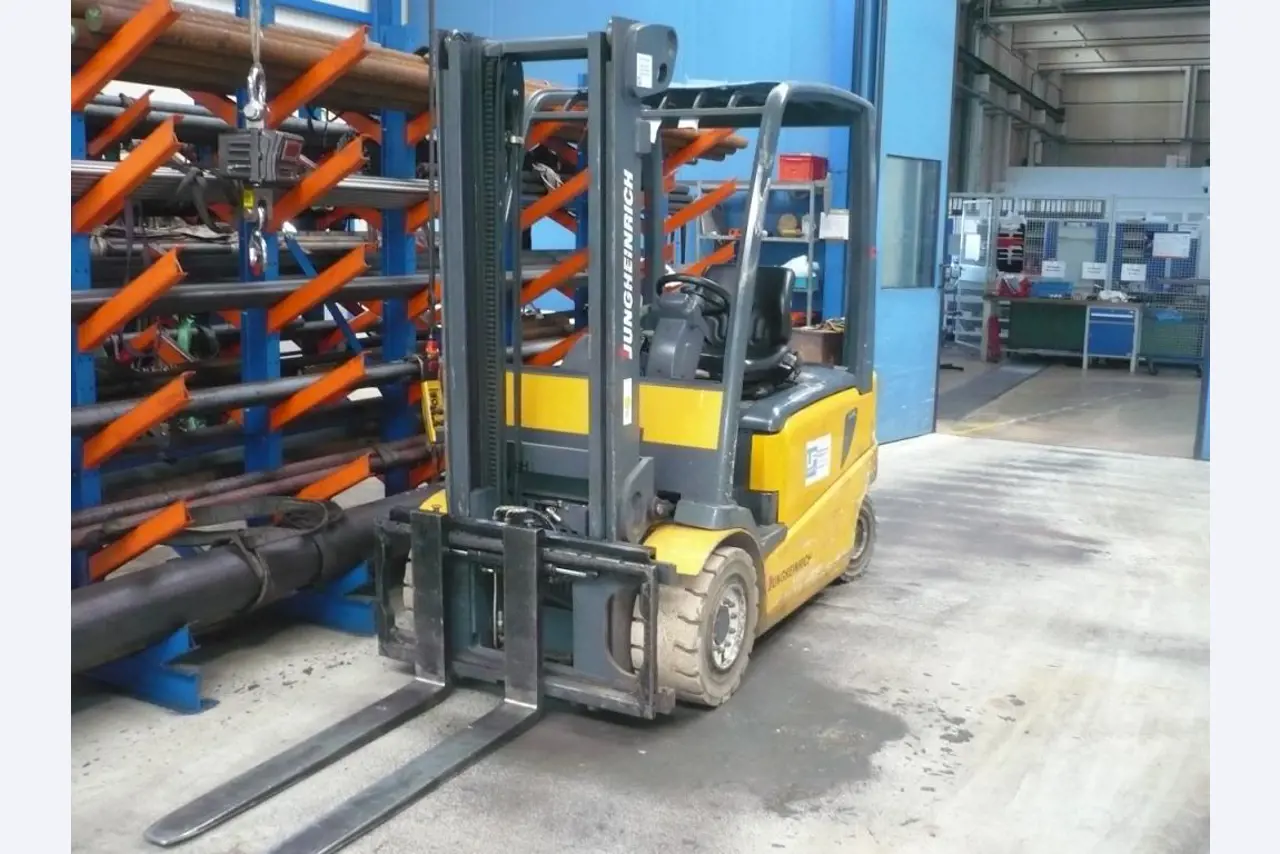 Tornos e fresadoras CNC, rectificadoras CNC, centros de maquinagem CNC-1