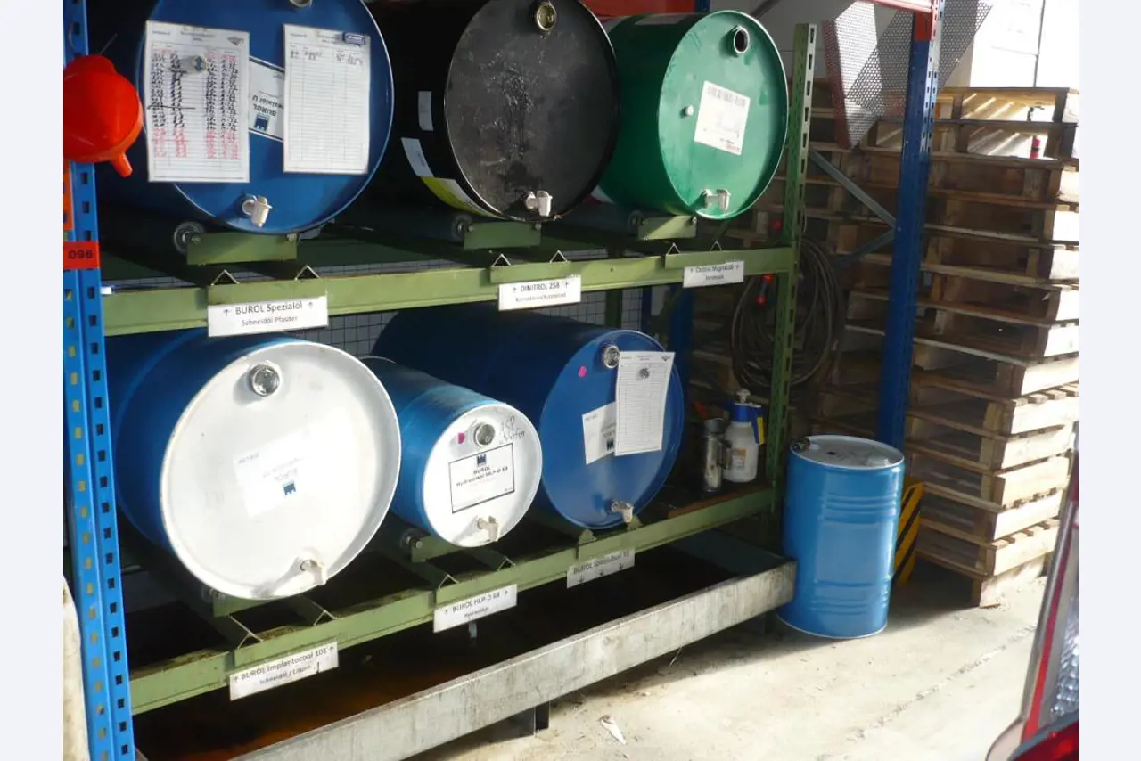 Tornos e fresadoras CNC, rectificadoras CNC, centros de maquinagem CNC-2