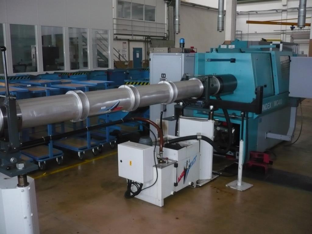 Tornos e fresadoras CNC, rectificadoras CNC, centros de maquinagem CNC-4