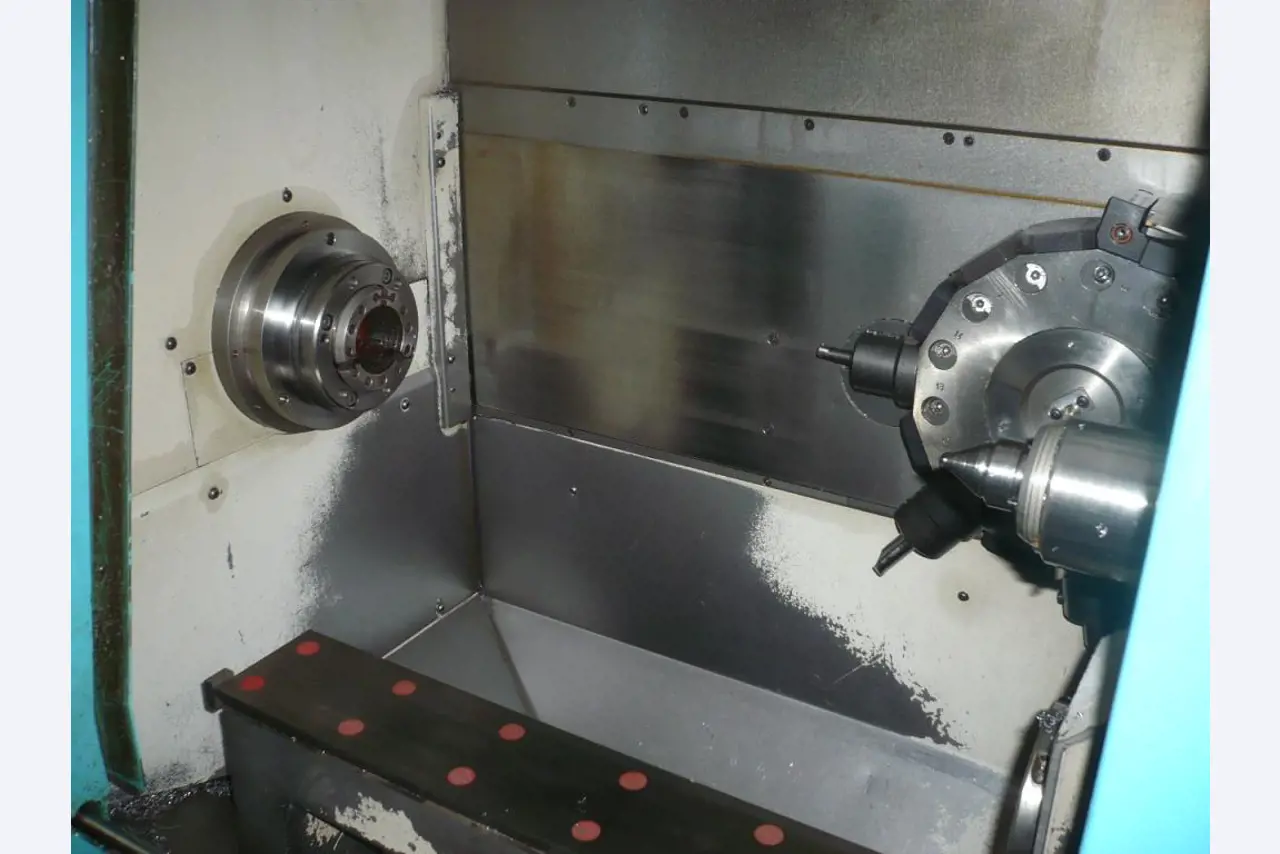 Tornos e fresadoras CNC, rectificadoras CNC, centros de maquinagem CNC-3