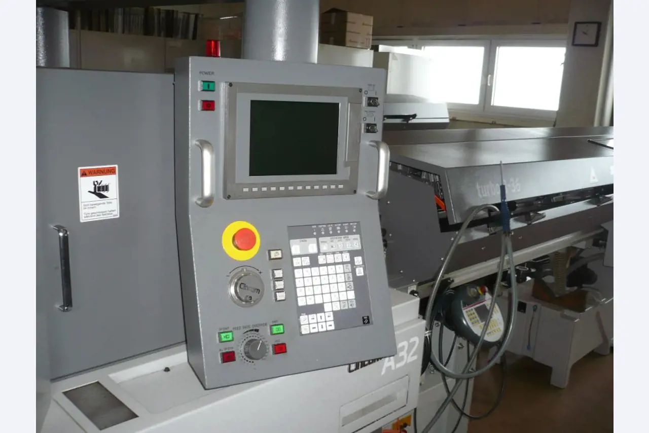 CNC soustruhy a frézky, CNC brusky, CNC obráběcí centra-4