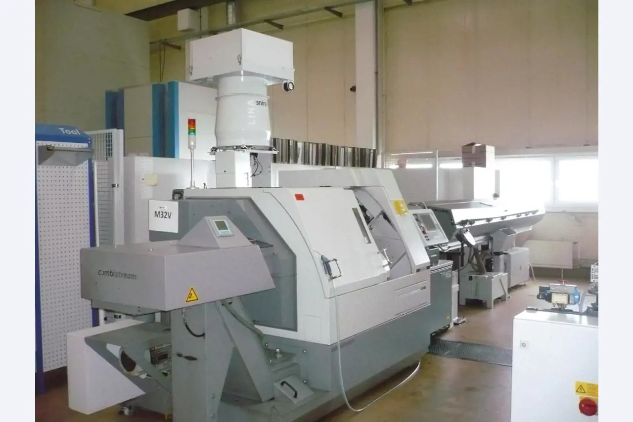 Tornos e fresadoras CNC, rectificadoras CNC, centros de maquinagem CNC-1