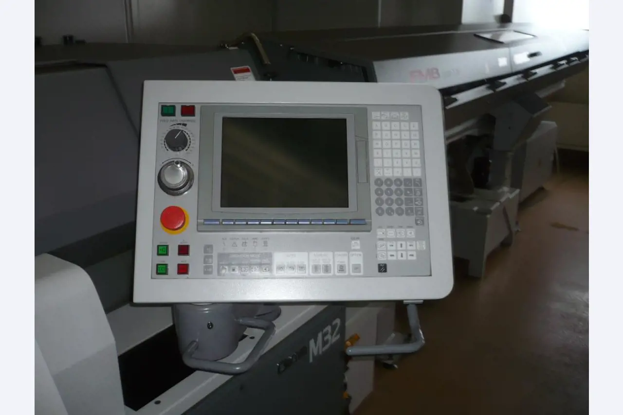 Tornos e fresadoras CNC, rectificadoras CNC, centros de maquinagem CNC-4