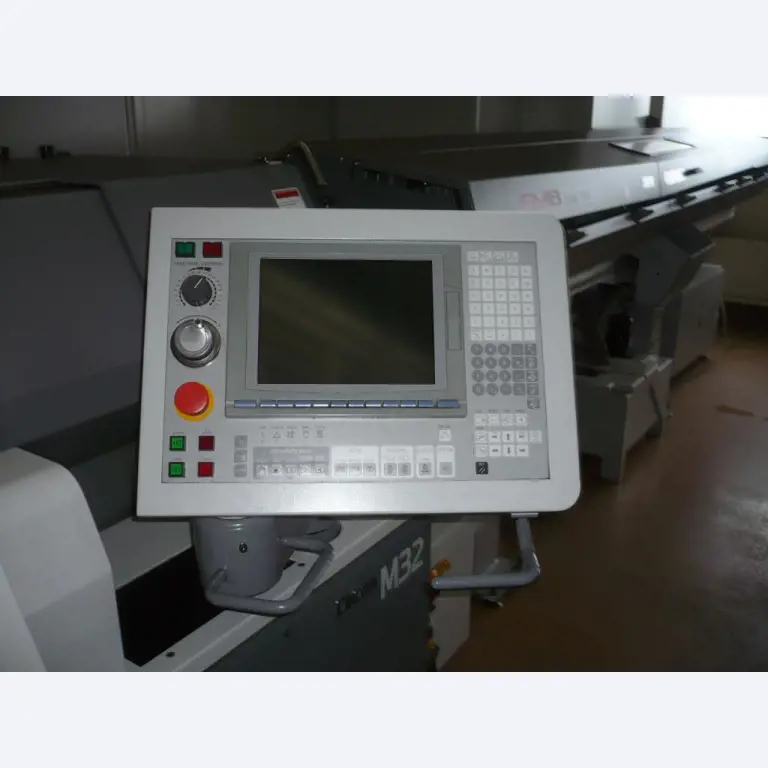 Tornos e fresadoras CNC, rectificadoras CNC, centros de maquinagem CNC-4