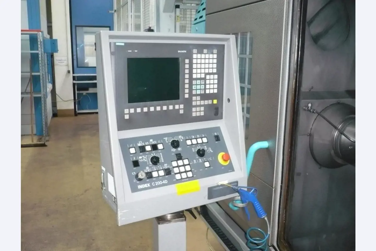 Tornos e fresadoras CNC, rectificadoras CNC, centros de maquinagem CNC-4