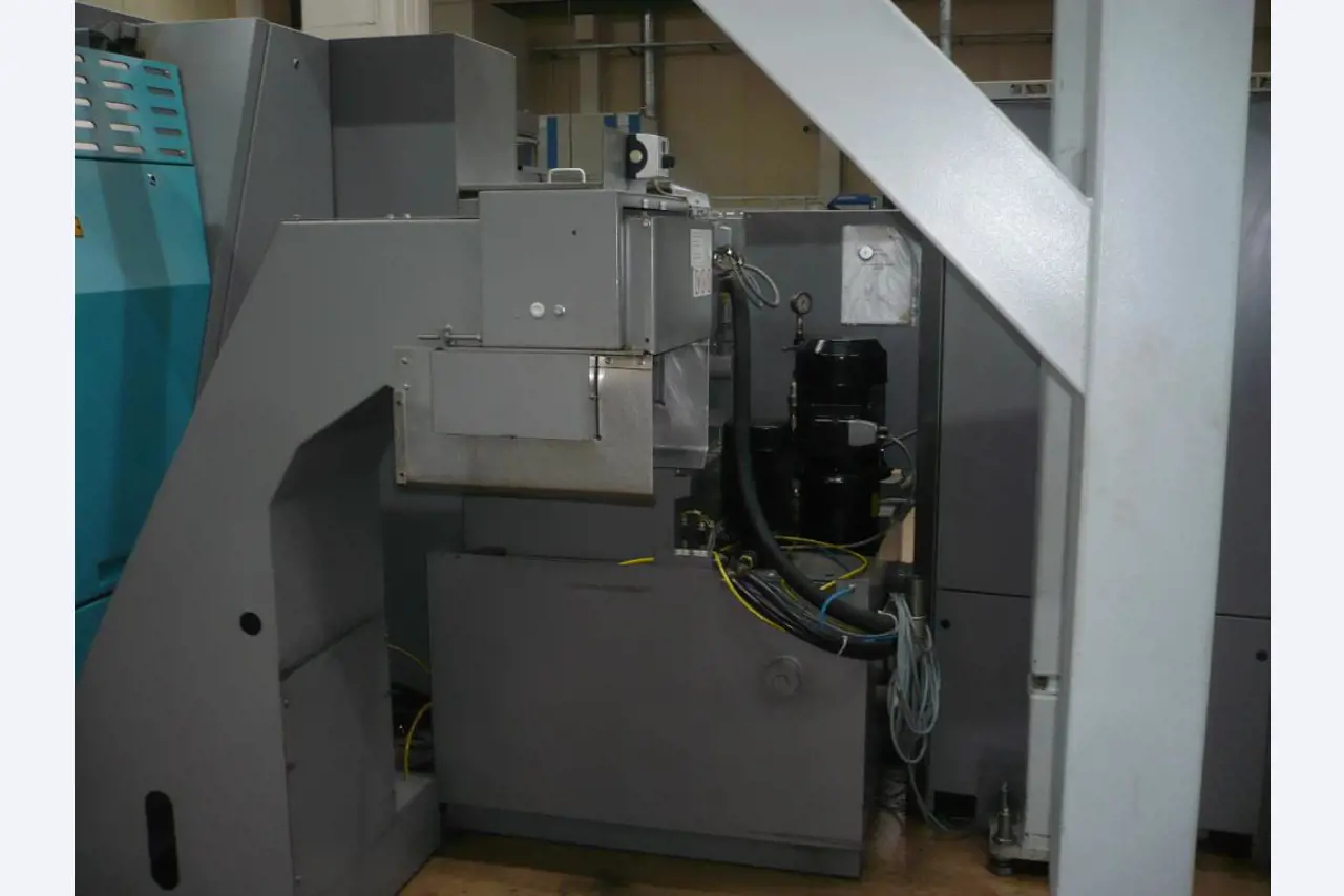 Tornos e fresadoras CNC, rectificadoras CNC, centros de maquinagem CNC-7