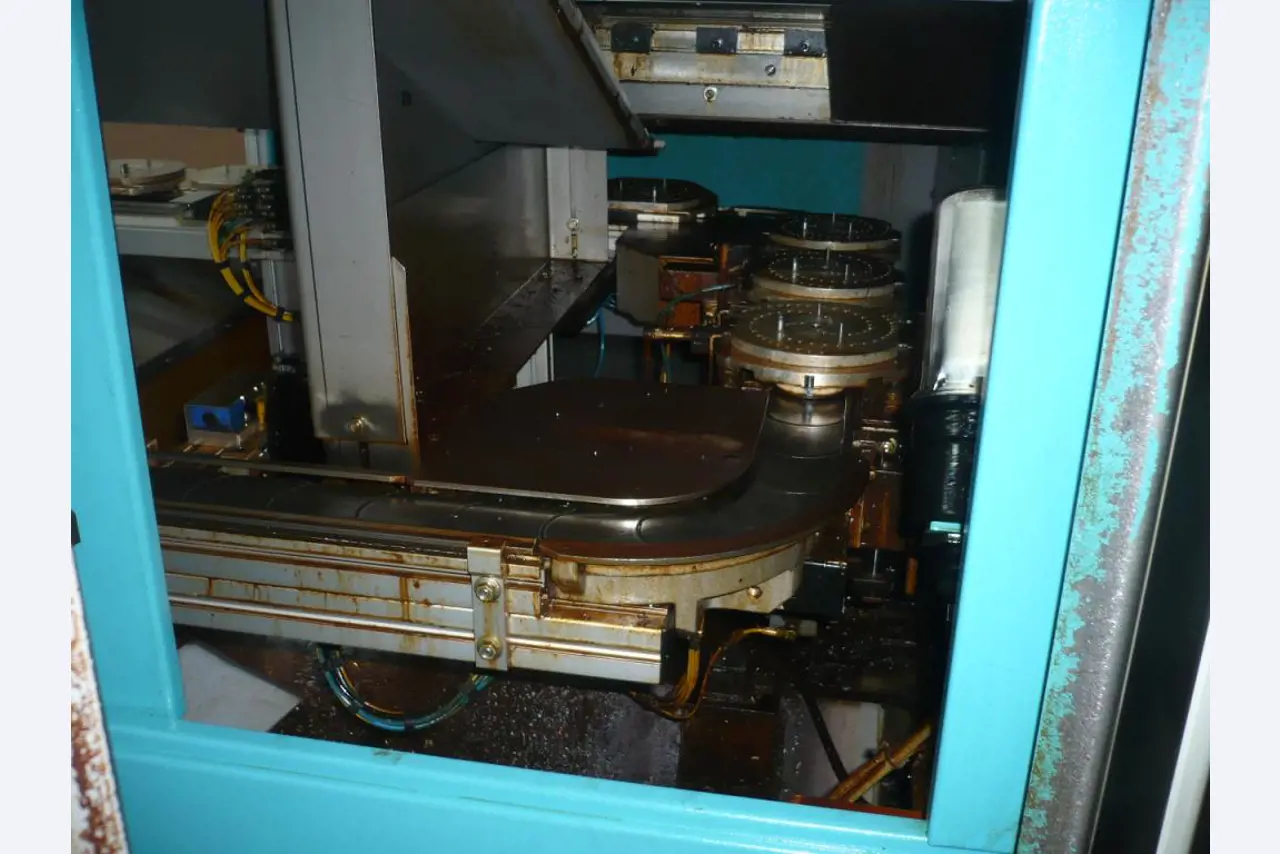 Tornos e fresadoras CNC, rectificadoras CNC, centros de maquinagem CNC-3