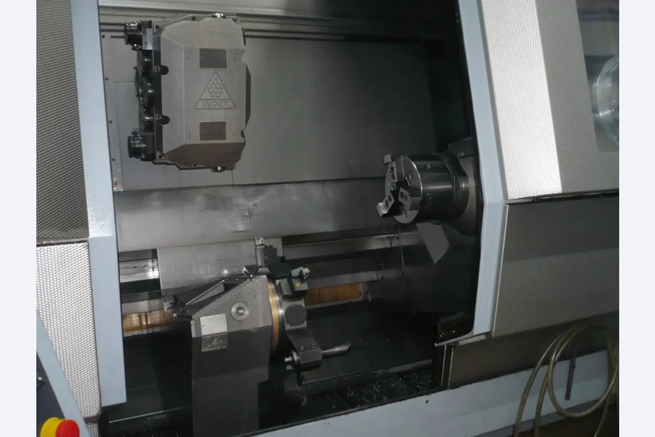 CNC soustruhy a frézky, CNC brusky, CNC obráběcí centra-3