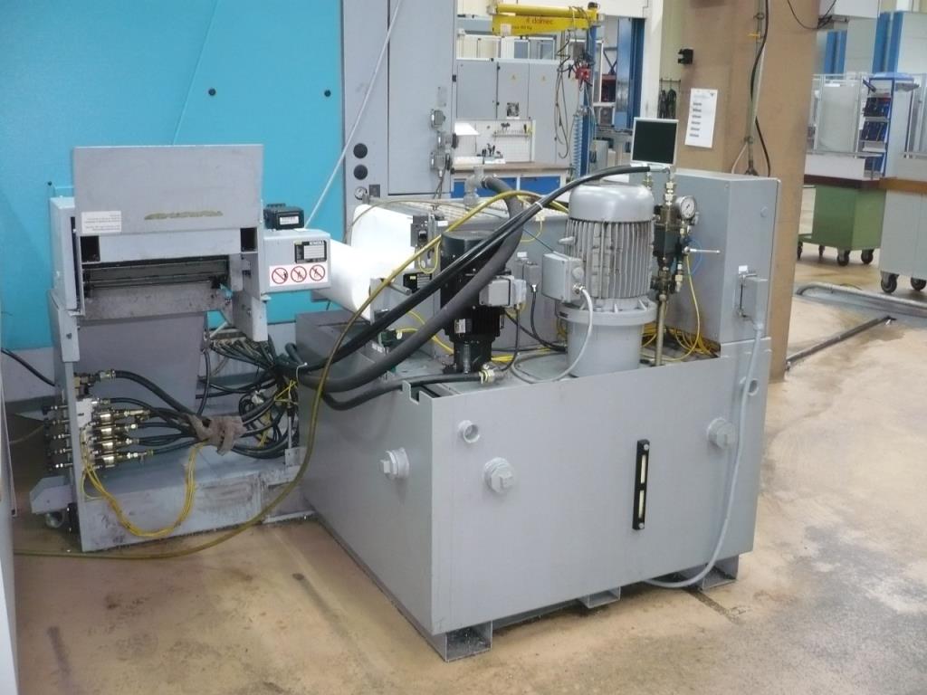 CNC turning and milling machines, CNC grinding machines, CNC machining centers-5