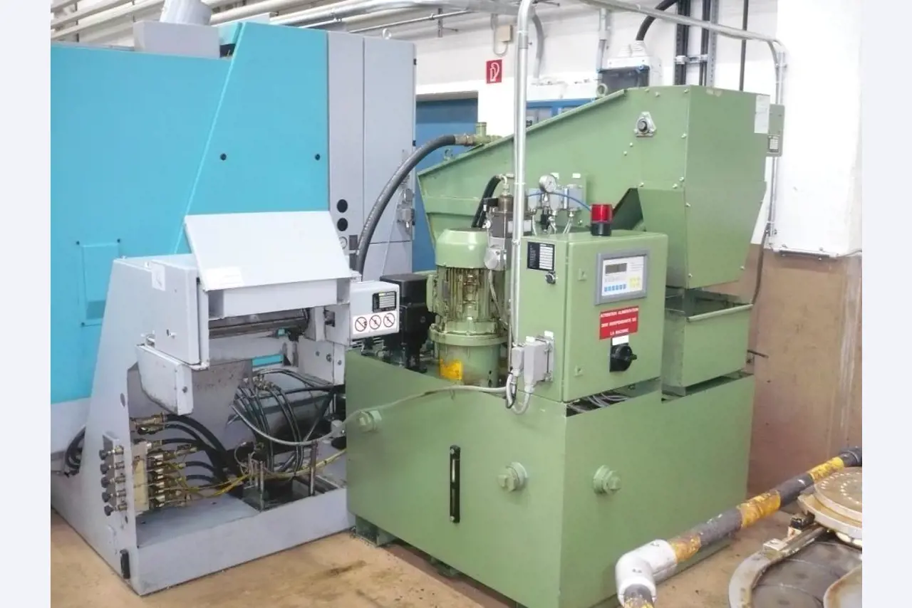 Tornos e fresadoras CNC, rectificadoras CNC, centros de maquinagem CNC-4