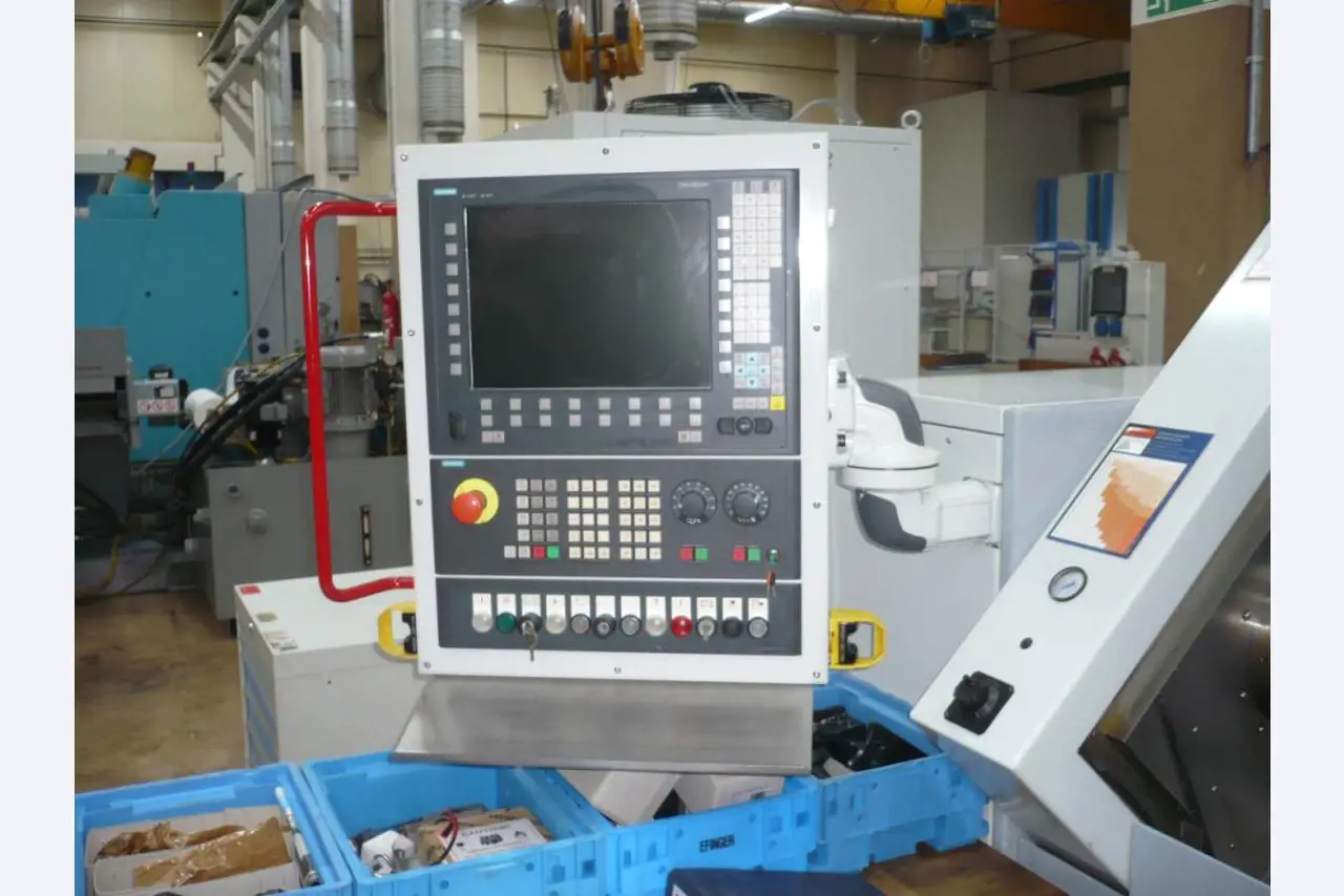 Tornos e fresadoras CNC, rectificadoras CNC, centros de maquinagem CNC-3