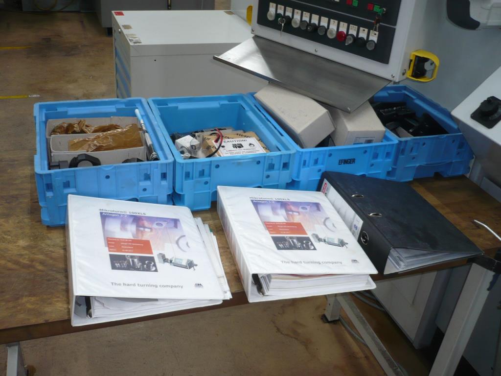 Tornos e fresadoras CNC, rectificadoras CNC, centros de maquinagem CNC-4