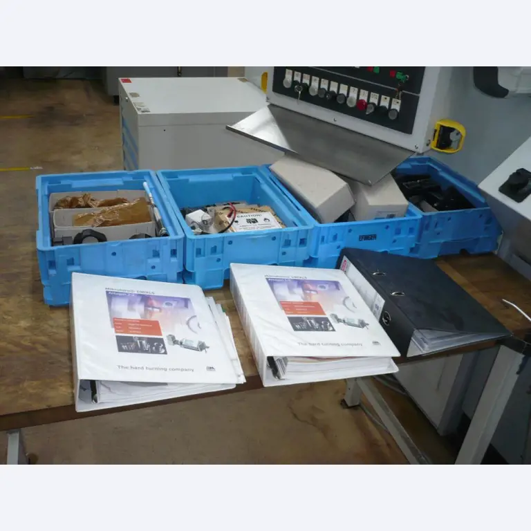 Tornos e fresadoras CNC, rectificadoras CNC, centros de maquinagem CNC-4