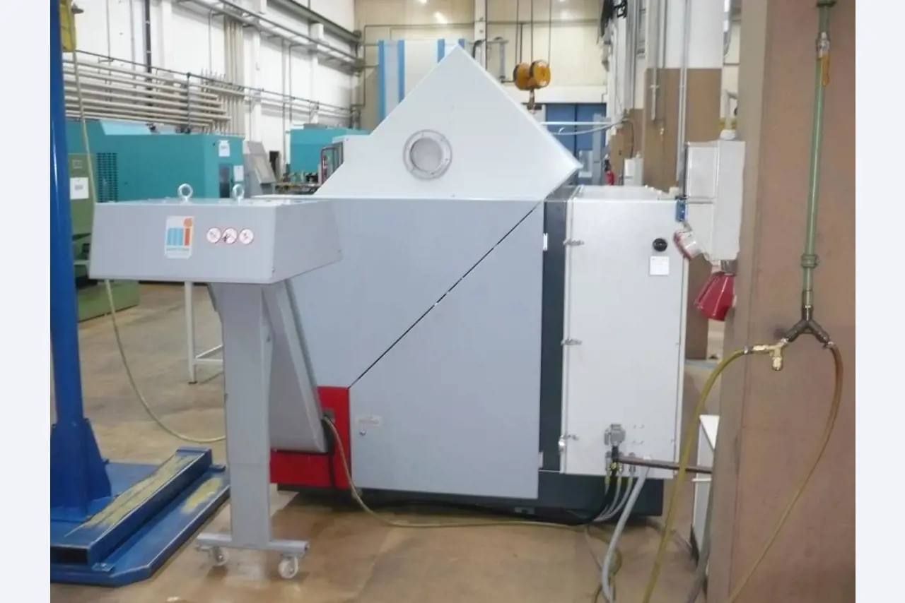 Tornos e fresadoras CNC, rectificadoras CNC, centros de maquinagem CNC-6