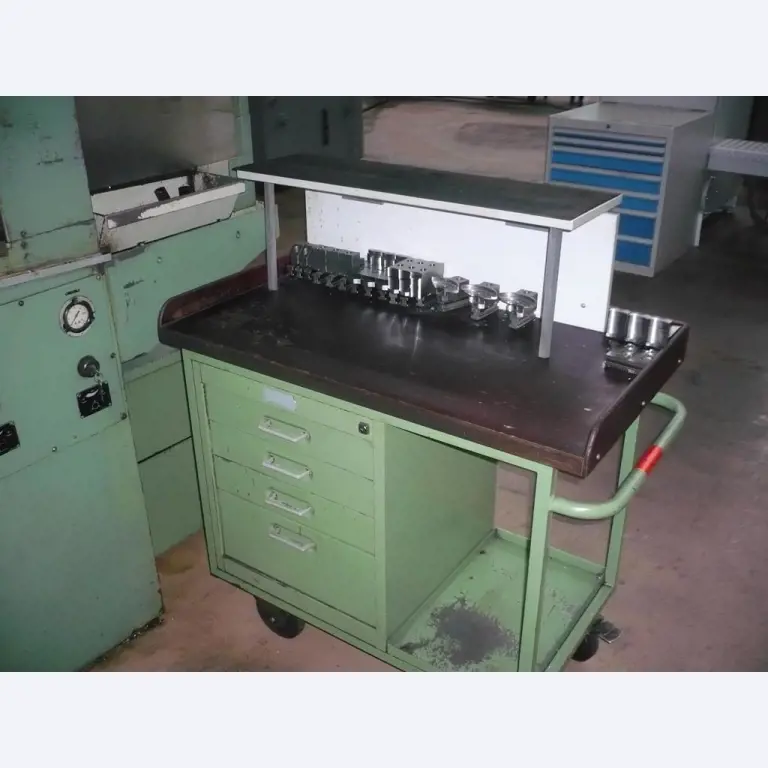 Tornos e fresadoras CNC, rectificadoras CNC, centros de maquinagem CNC-4