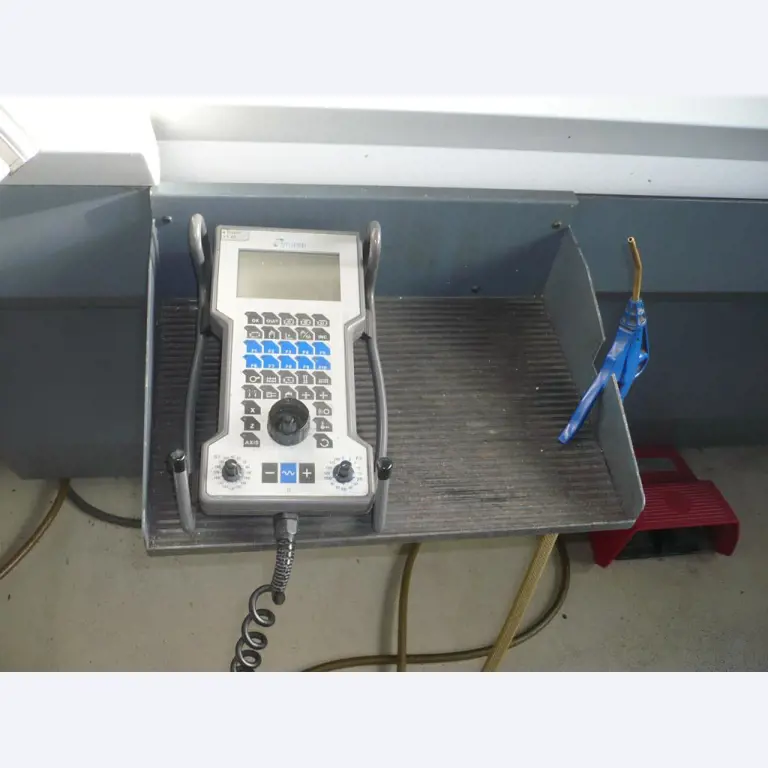 Tornos e fresadoras CNC, rectificadoras CNC, centros de maquinagem CNC-4