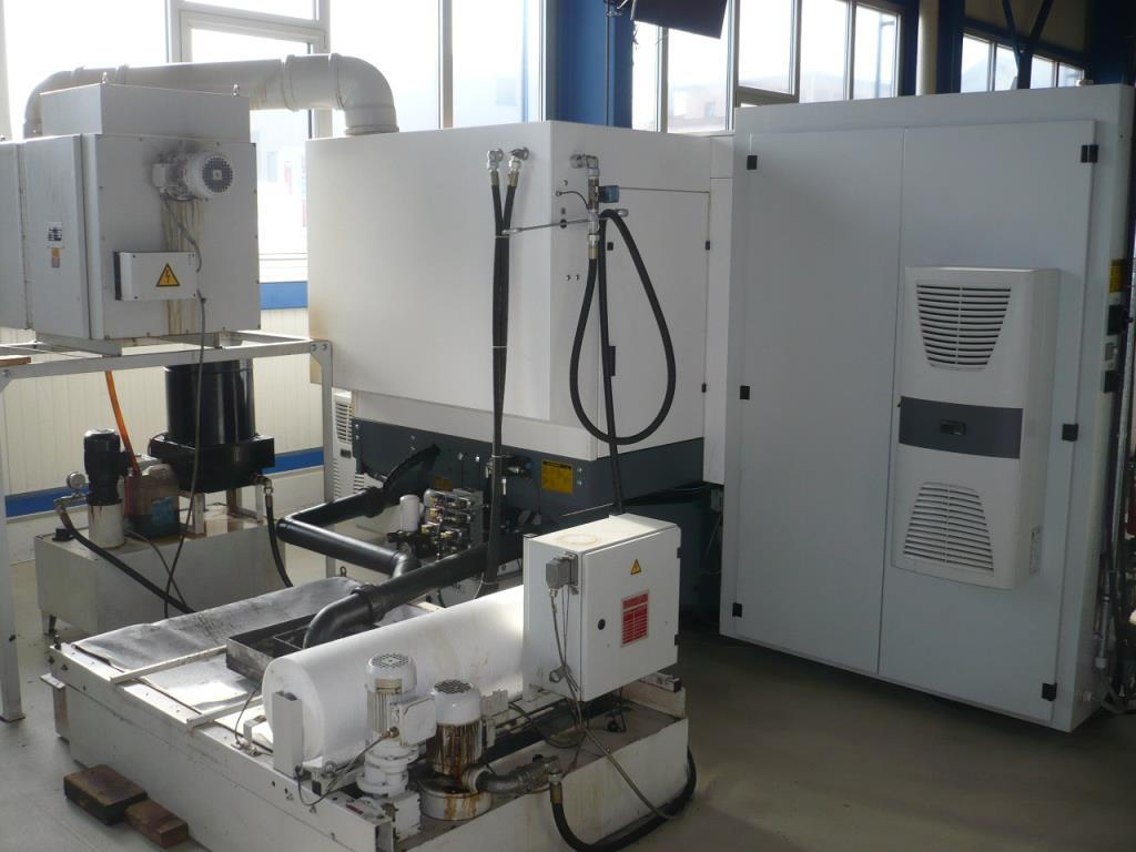 Tornos e fresadoras CNC, rectificadoras CNC, centros de maquinagem CNC-5