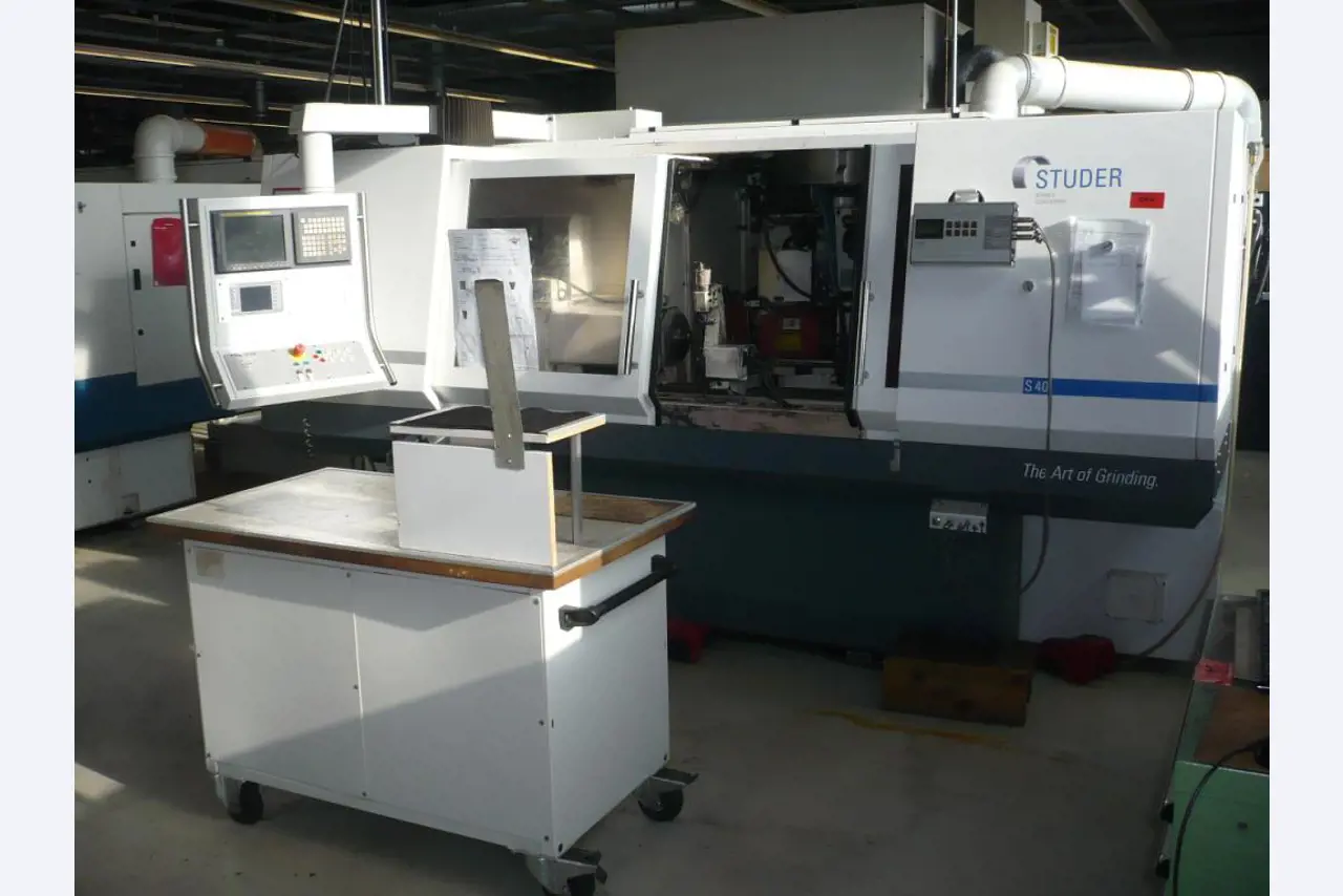 Tornos e fresadoras CNC, rectificadoras CNC, centros de maquinagem CNC-1