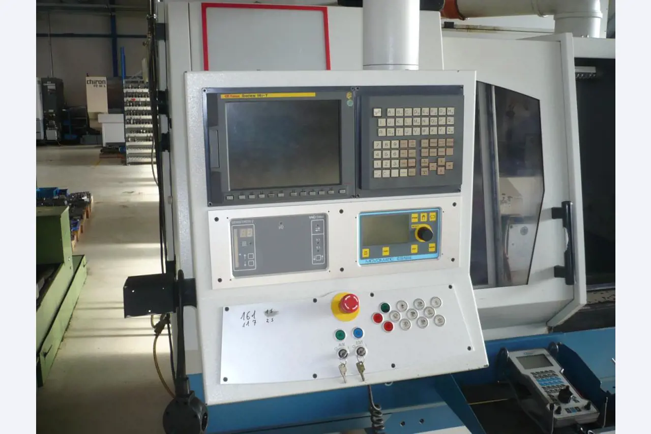 Tornos e fresadoras CNC, rectificadoras CNC, centros de maquinagem CNC-3