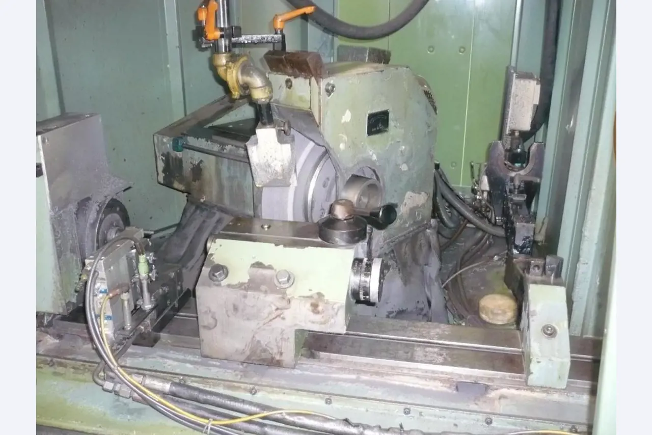 Tornos e fresadoras CNC, rectificadoras CNC, centros de maquinagem CNC-2